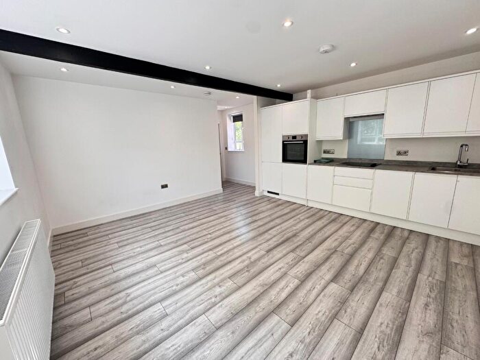 2 Bedroom Apartment To Rent In Blockers Court, Kingham Way, LU2