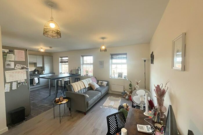 2 Bedroom Flat For Sale In Lambrell Avenue, Kiveton Park, Sheffield, S26