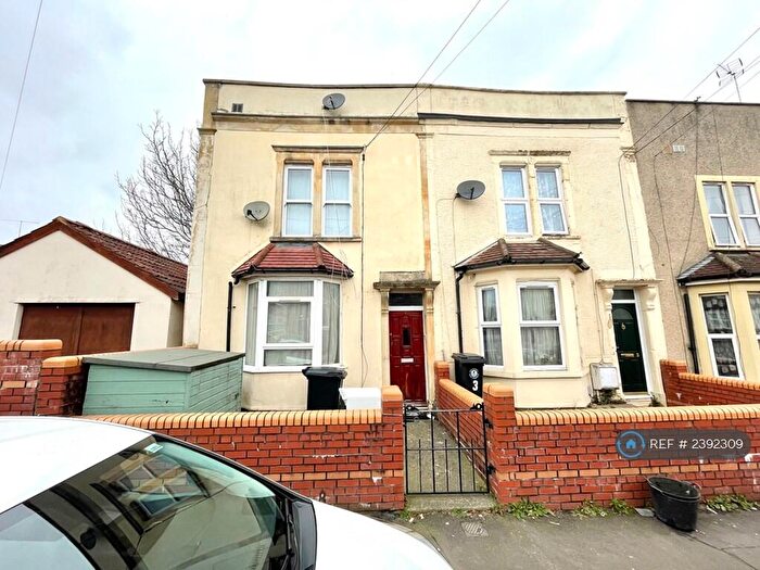 3 Bedroom End Of Terrace House To Rent In Davey Street, Bristol, BS2