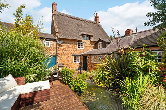 3 Bedroom Cottage For Sale In Mounts Lane, Newnham, Northamptonshire, NN11