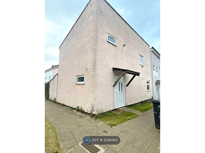 3 Bedroom Semi-Detached House To Rent In Wilbye Grove, Bristol, BS4