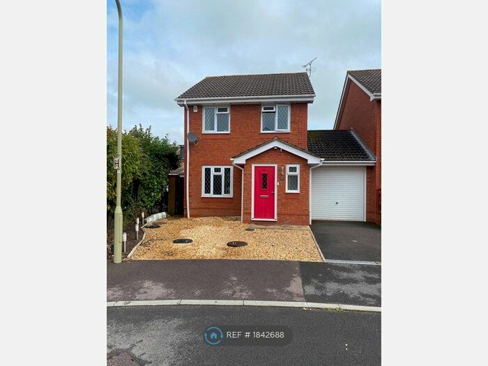 3 Bedroom Semi-Detached House To Rent In Wainwright Gardens, Hedge End, Southampton, SO30