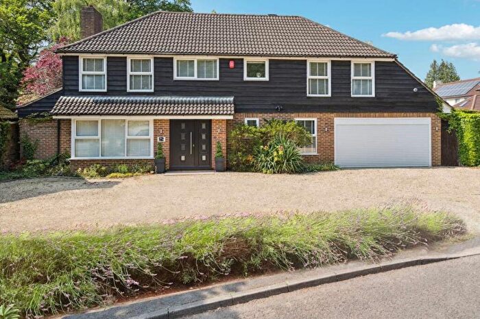 4 Bedroom Detached House For Sale In Heatherside Gardens, Farnham Common, SL2