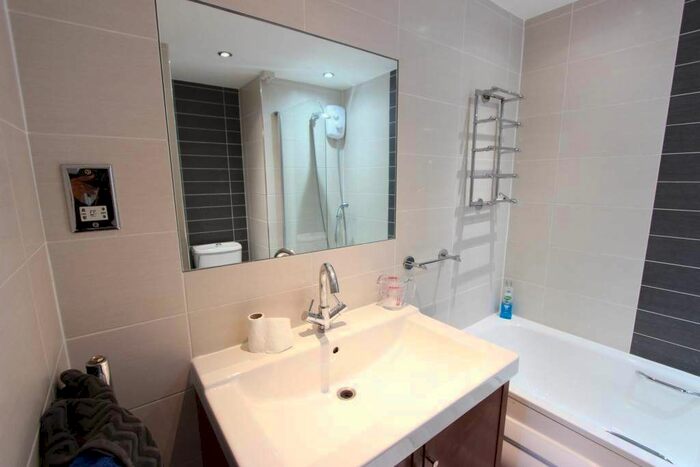 2 Bedroom Flat To Rent In Gresse Street, London, W1T