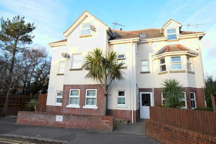 1 Bedroom Flat To Rent In Lowther Gardens, Bournemouth, BH8