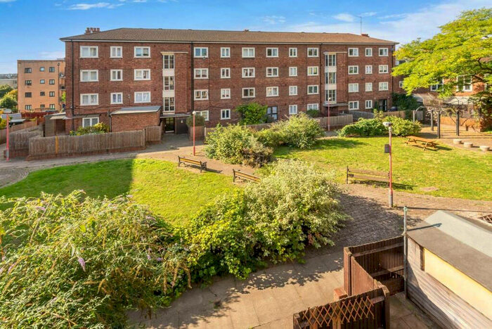 1 Bedroom Flat To Rent In Bed Flat With Balcony In Halton Road, Islington, N1