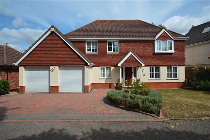 4 Bedroom Detached House For Sale In Broadoaks Crescent, Braintree, CM7