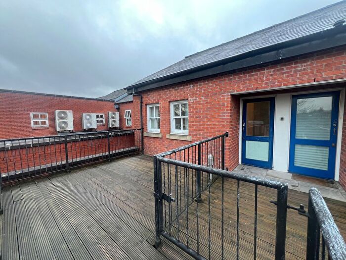 2 Bedroom Flat To Rent In High Street, Harborne, Birmingham, B17