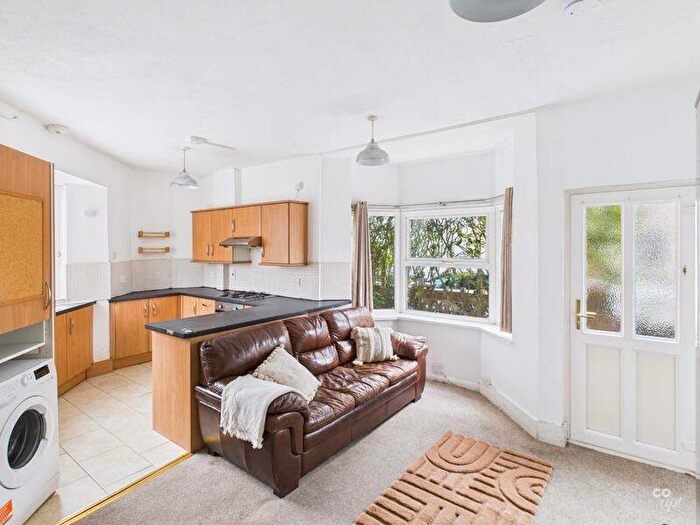3 Bedroom End Of Terrace House To Rent In Robertson Road, Brighton, BN1