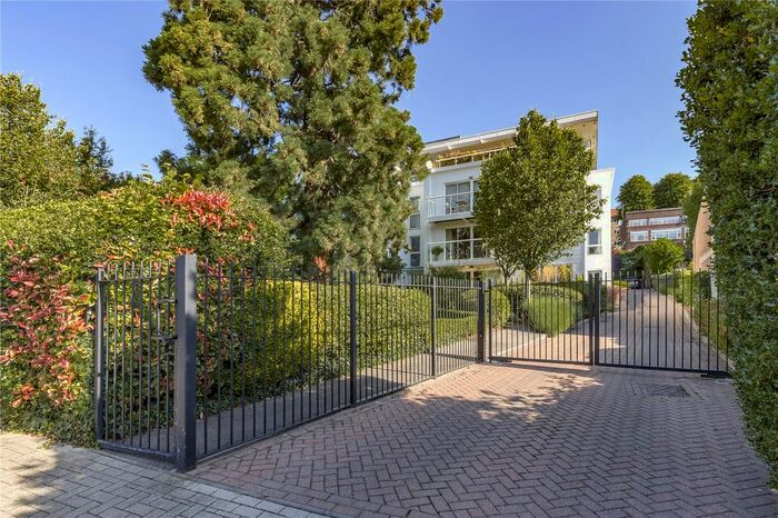 2 Bedroom Flat To Rent In Hightrees, Queensmere Road, London, SW19