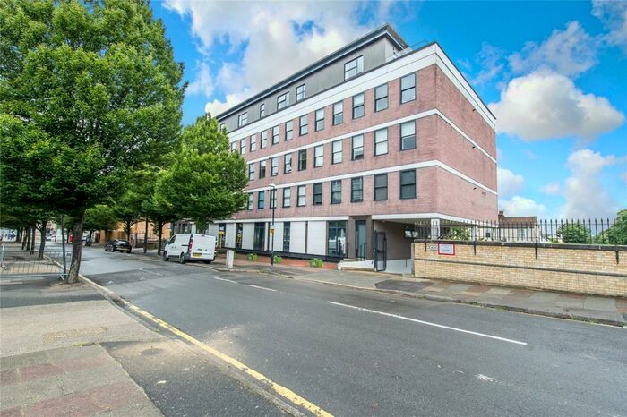 1 Bedroom Flat To Rent In The Grove, Gravesend, Kent, DA12