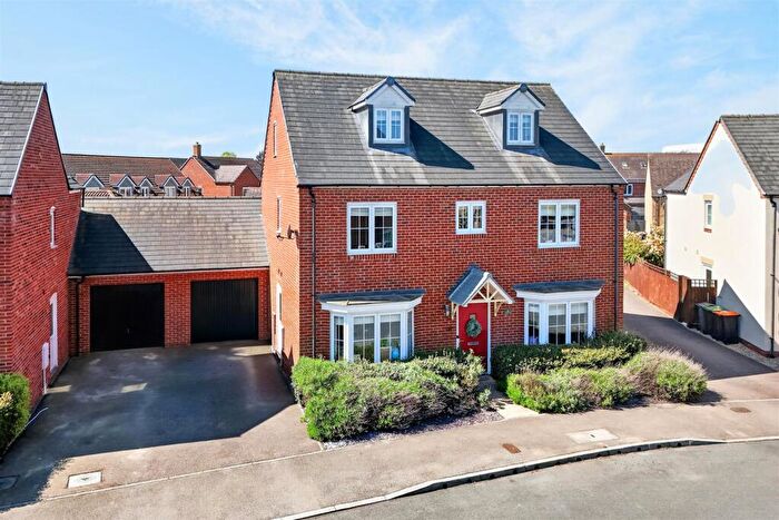 5 Bedroom Detached House For Sale In , Kingfisher Road, Wixams, MK42