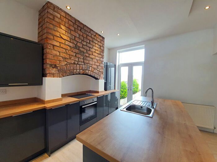 2 Bedroom Flat To Rent In St. Heliers Road, Blackpool, Lancashire, FY1