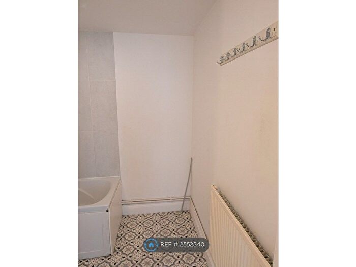 1 Bedroom Flat To Rent In Norfolk Road, Cliftonville, Margate, CT9