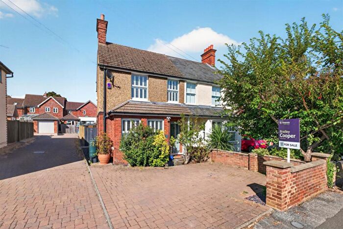 3 Bedroom Semi-Detached House For Sale In Kings Road, Flitwick, MK45