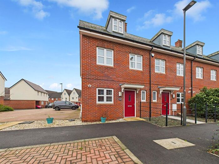 3 Bedroom End Of Terrace House For Sale In Herman Street, Berryfields, Aylesbury, HP18