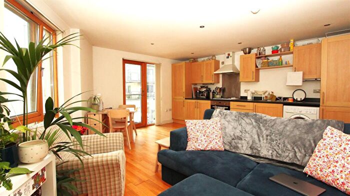 1 Bedroom Flat To Rent In Crozier House, Leeds Dock, LS10