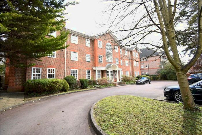 1 Bedroom Apartment To Rent In Ray Park Avenue, Maidenhead, Berkshire, SL6