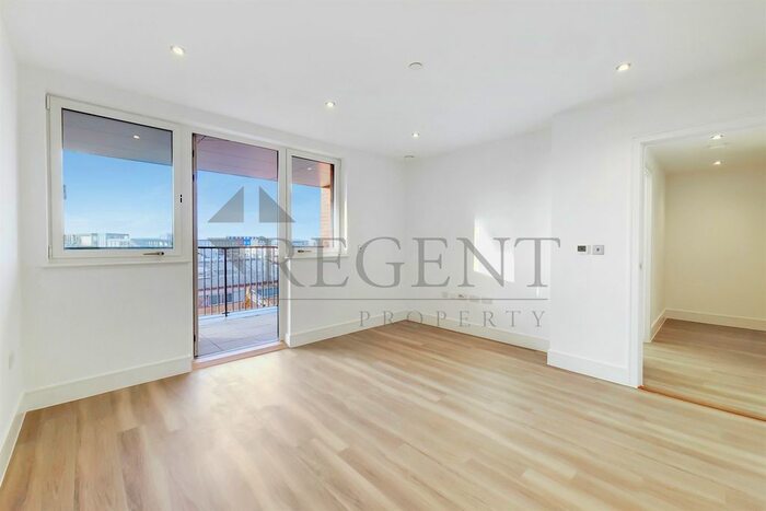 1 Bedroom Flat To Rent In Ashwell House, Healum Avenue, UB2