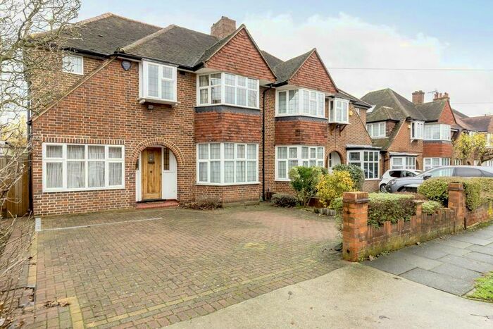 4 Bedroom Property To Rent In Dickerage Road, Kingston Upon Thames, KT1