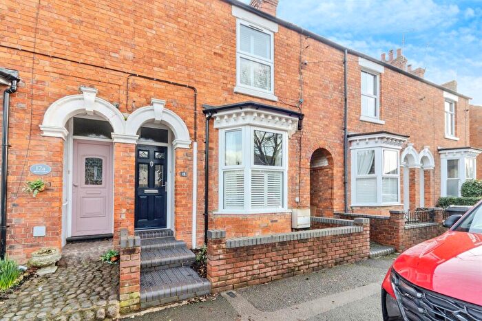 3 Bedroom Terraced House For Sale In Broad Street, Newport Pagnell, MK16