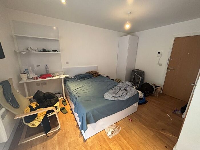 1 Bedroom Flat To Rent In The Pavillion, St Michaels Lane, Headingley, Leeds, LS6