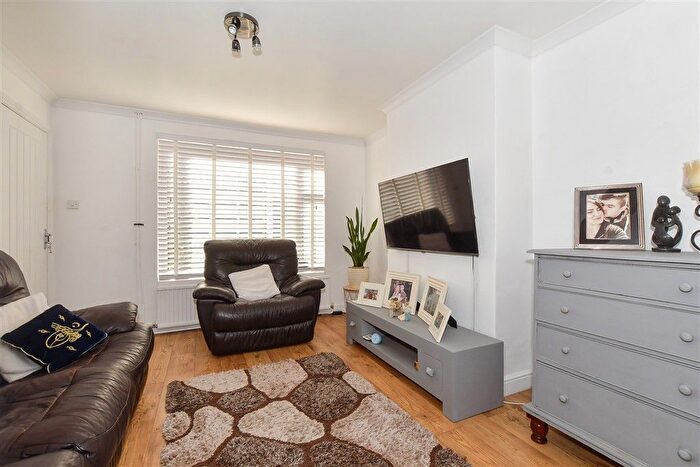 3 Bedroom Terraced House For Sale In Wakehurst Drive, Southgate, Crawley, West Sussex, RH10