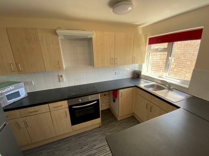 4 Bedroom Semi-Detached House To Rent In Headcorn Drive, Canterbury, CT2