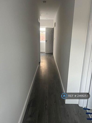 2 Bedroom End Of Terrace House To Rent In Dagenham, Dagenham, RM9