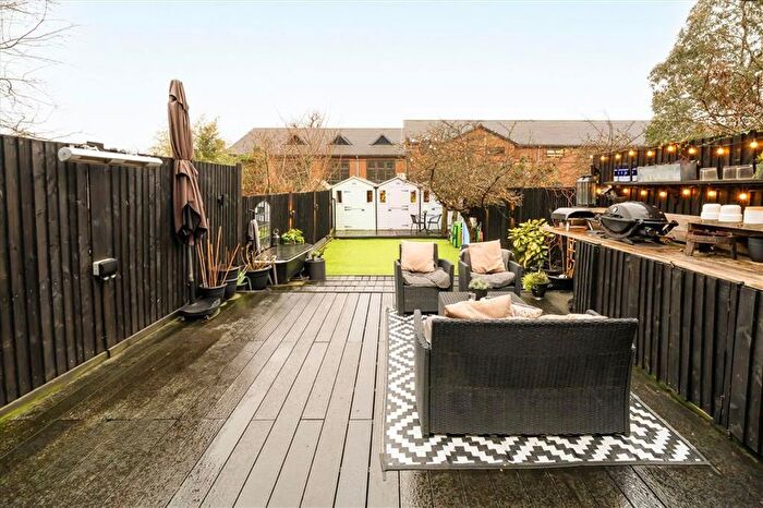 3 Bedroom Terraced House For Sale In Gillingham Road, Cricklewood, NW2