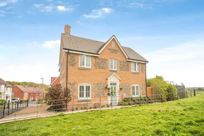 4 Bedroom Detached House For Sale In Barrow Close, Salisbury, SP2