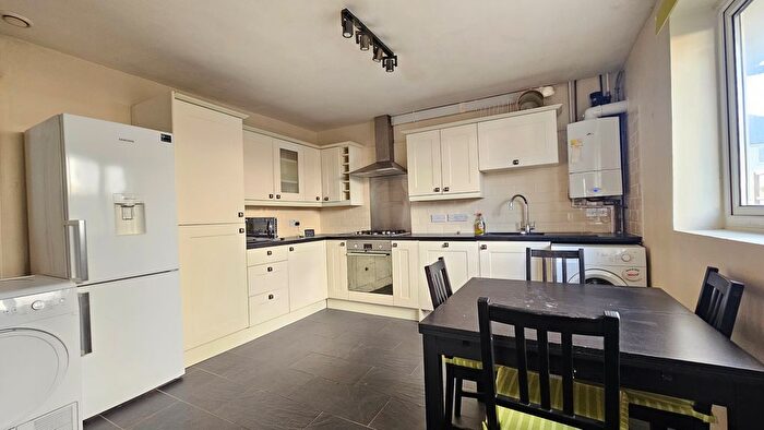 2 Bedroom Maisonette To Rent In Invicta Road, Dartford, DA2