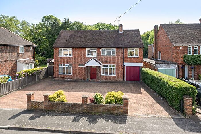 5 Bedroom Detached House For Sale In Ashley Road, Farnborough, GU14
