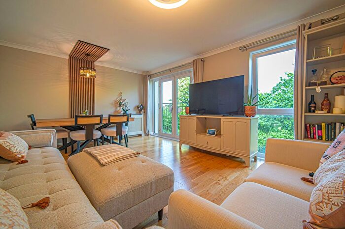 3 Bedroom Maisonette To Rent In Alicia Close, Newport, NP20