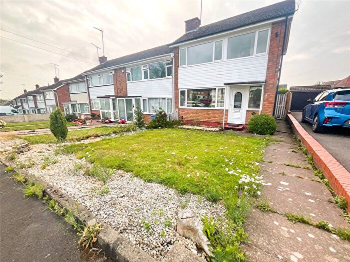 3 Bedroom Semi-Detached House To Rent In Skidmore Avenue, Dosthill, Tamworth, Staffordshire, B77
