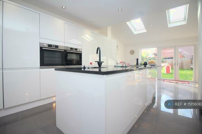 3 Bedroom Terraced House To Rent In Pitcher Lane, Loughton, Milton Keynes, MK5