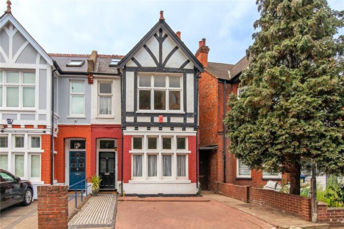 6 Bedroom Semi-detached House For Sale In Chatsworth Gardens, London, W3