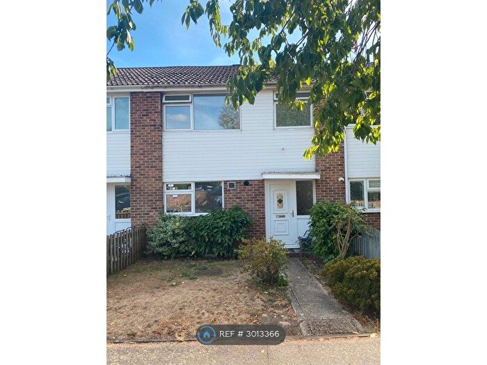 3 Bedroom Terraced House To Rent In Tavistock Close, Romsey, SO51