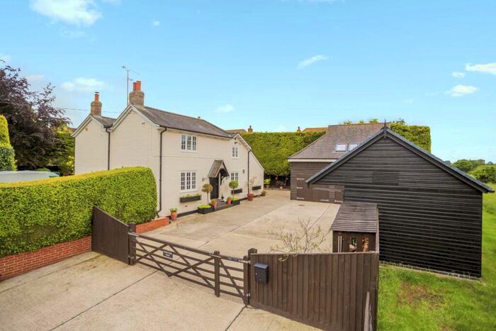 5 Bedroom Detached House For Sale In Broad Town, SN4