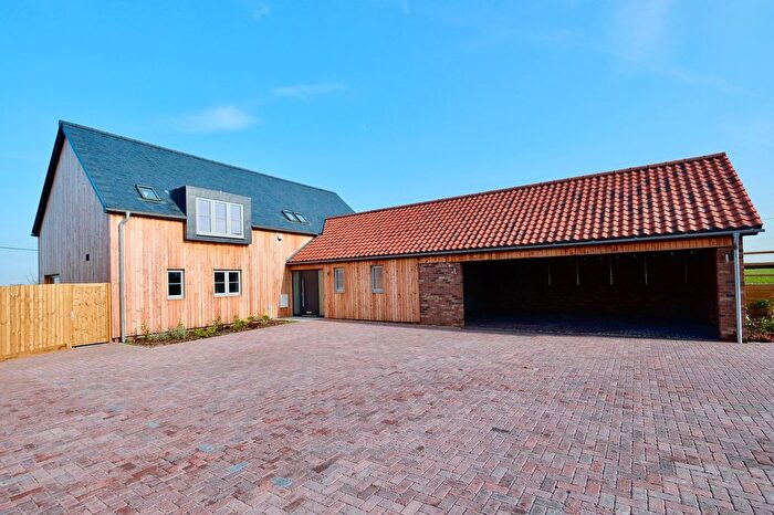 4 Bedroom Detached House For Sale In Manor Farm, Great Raveley, Huntingdon, PE28