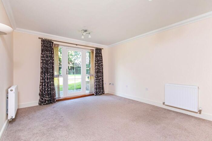 2 Bedroom Flat For Sale In Chilbolton Avenue, Winchester, SO22
