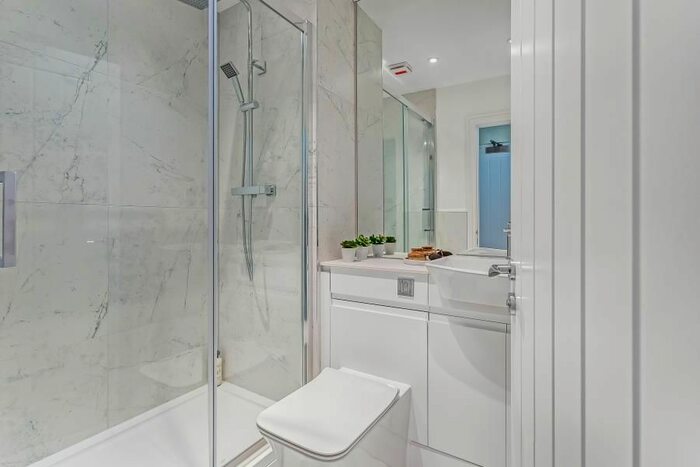 1 Bedroom Flat To Rent In Golden House, Power Close, Guildford, GU1