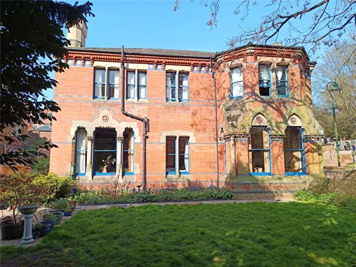 2 Bedroom Flat For Sale In Burns Street, Nottingham, NG7