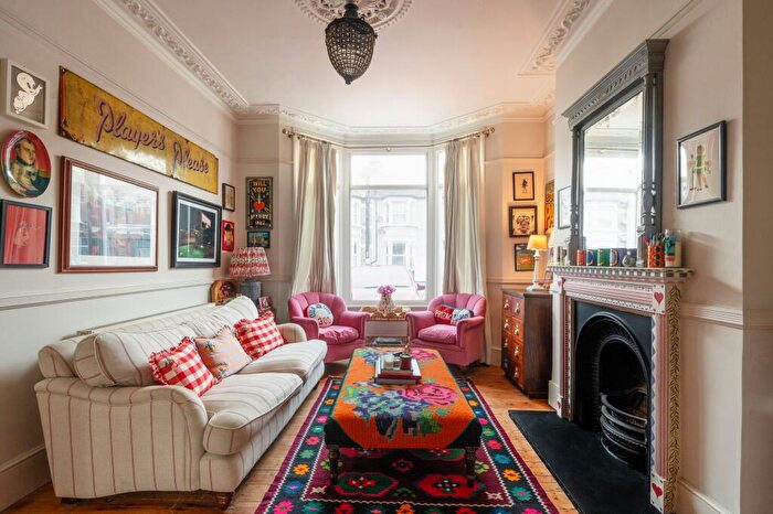 3 Bedroom Terraced House For Sale In Grove Green Road, Leytonstone, London, E11