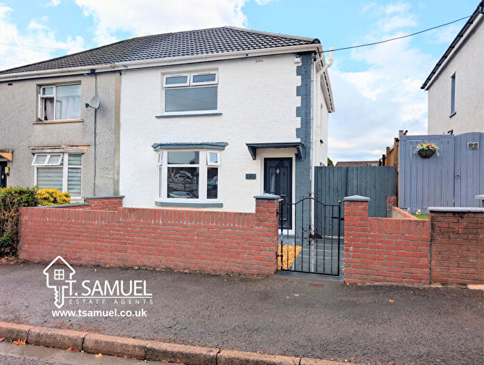 3 Bedroom Semi Detached House For Sale In Tre-telynog, Cwmbach, Aberdare, CF44