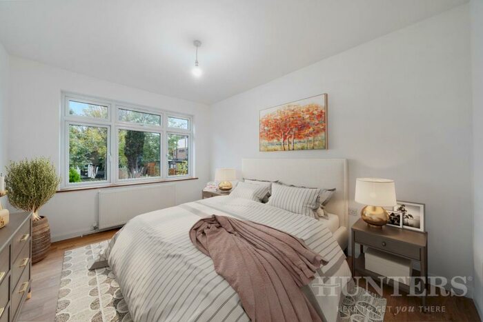 2 Bedroom Property To Rent In Hanover Road, London, N15