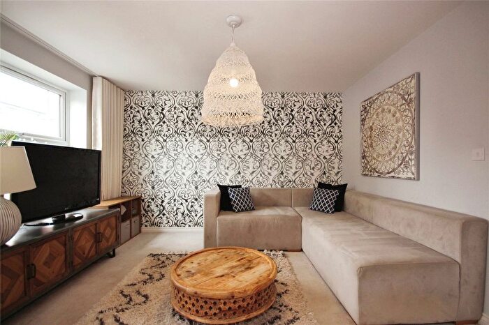 2 Bedroom Semi-Detached House For Sale In Amey Way, Warwick, CV34