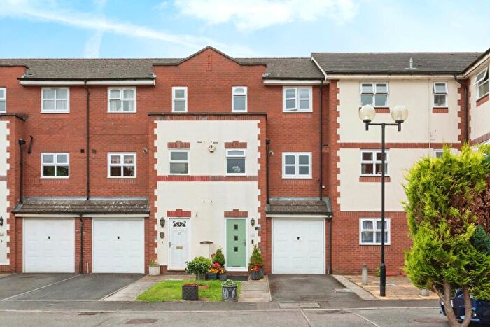 3 Bedroom Town House To Rent In Coopers Gate, Banbury, OX16