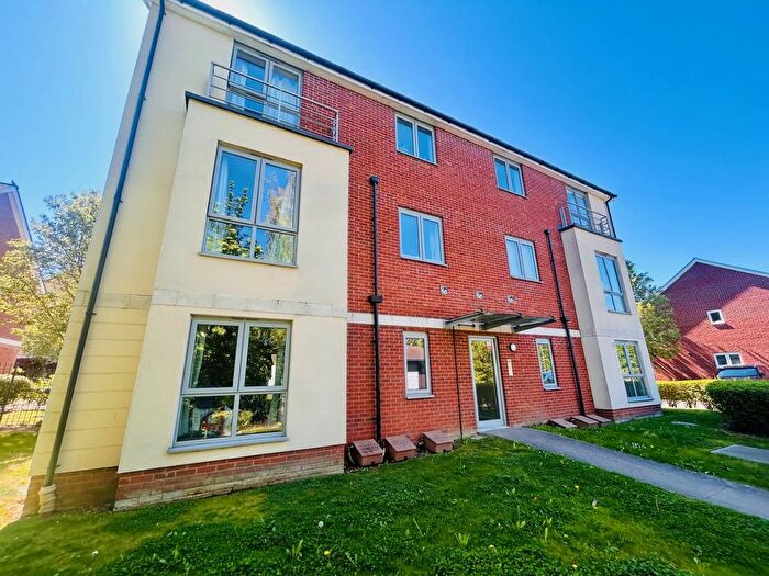2 Bedroom Flat To Rent In Lister Drive, Northfleet, DA11