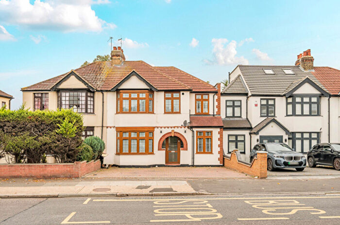 4 Bedroom Semi-Detached House For Sale In Collier Row Lane, Collier Row, RM5